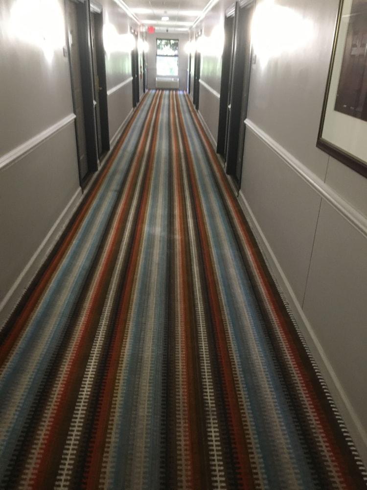 Baymont By Wyndham Sumter Hotel Exterior photo
