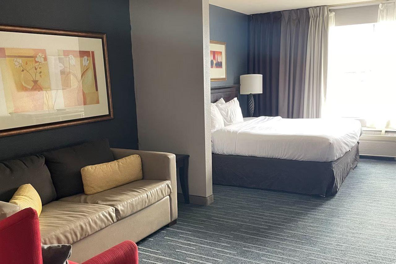 Baymont By Wyndham Sumter Hotel Exterior photo