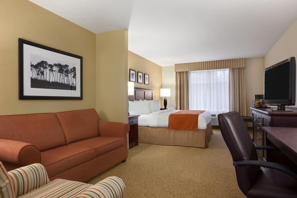 Baymont By Wyndham Sumter Hotel Exterior photo