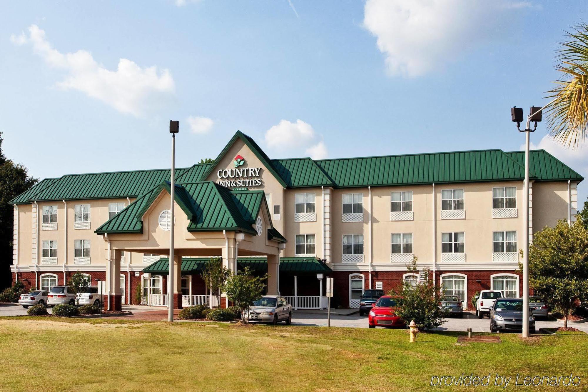 Baymont By Wyndham Sumter Hotel Exterior photo